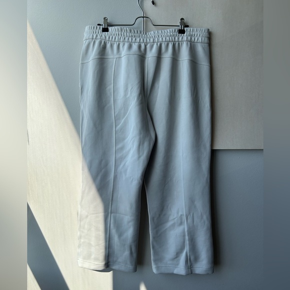 Lululemon Cream Cropped Pants - Picture 2 of 4